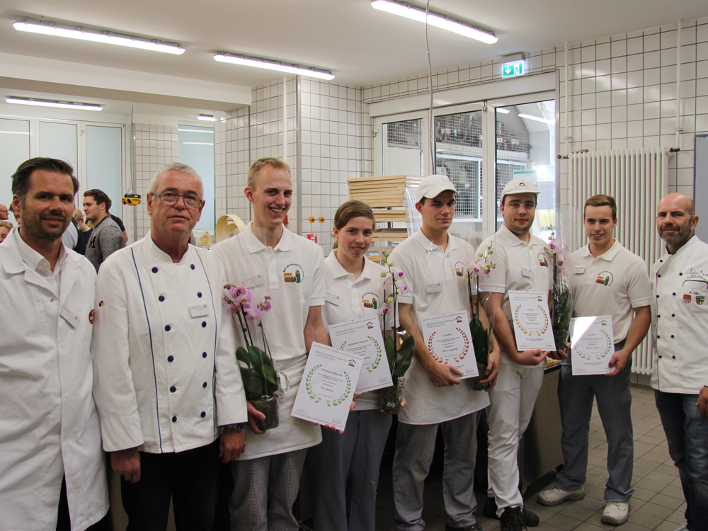 Mehr über den Artikel erfahren NRW-Meisterschaft der Bäckerjugend 2018 in Olpe